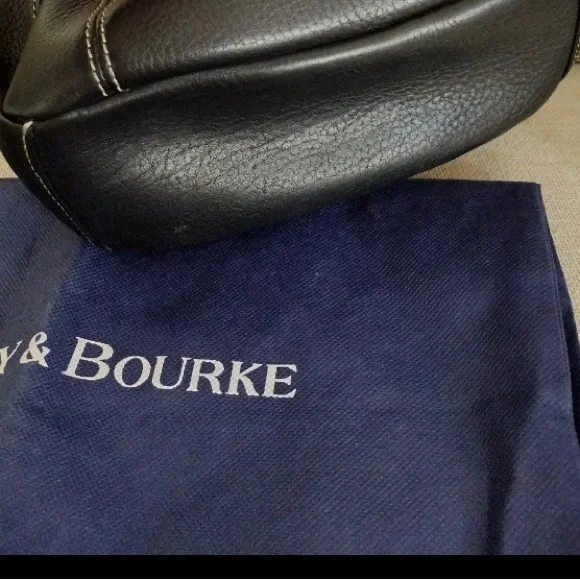 Dooney and bourke bag - Picture 3 of 6